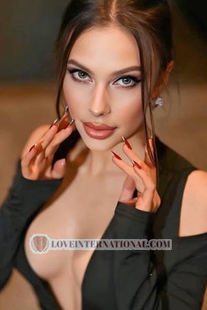 223345 - Olena Alter: 33 - Ukraine