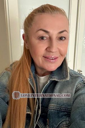 223647 - Olena Alter: 55 - Ukraine