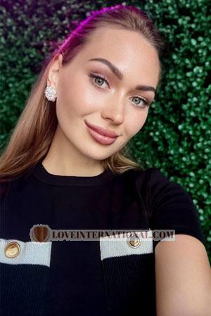 223875 - Svitlana Alter: 27 - Ukraine