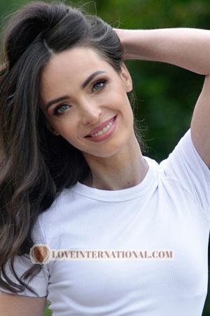 223878 - Yuliya Alter: 42 - Ukraine