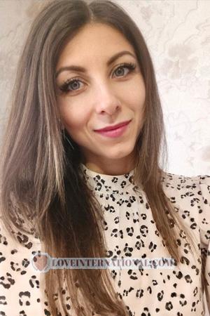 224115 - Julia Alter: 37 - Ukraine