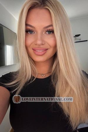 224552 - Yana Alter: 34 - Ukraine