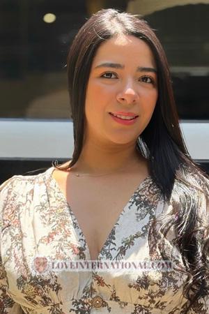 224625 - Yazmin Alter: 29 - Kolumbien
