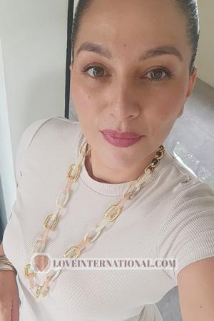 225118 - Evelyn Alter: 39 - Costa Rica