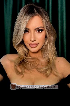 225171 - Adelina Alter: 21 - Ukraine