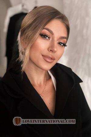 225334 - Yuliia Alter: 30 - Ukraine