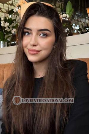 225411 - Karyna Alter: 18 - Ukraine