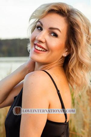 225756 - Karina Alter: 44 - Ukraine