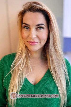 225973 - Svitlana Alter: 48 - Ukraine