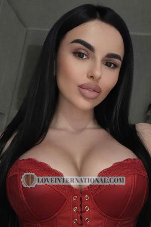 226067 - Yana Alter: 32 - Ukraine