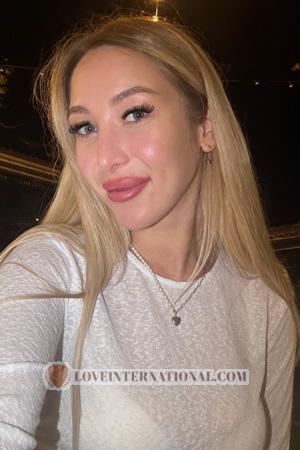 226069 - Nadiya Alter: 26 - Ukraine