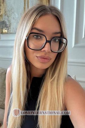 226611 - Diana Alter: 22 - Ukraine