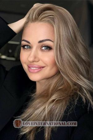 Ladies of Chernivtsi