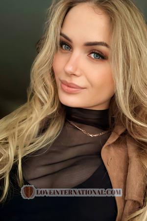 227728 - Anna Alter: 19 - Ukraine