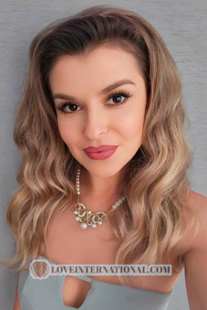 228990 - Elena Alter: 40 - Ukraine