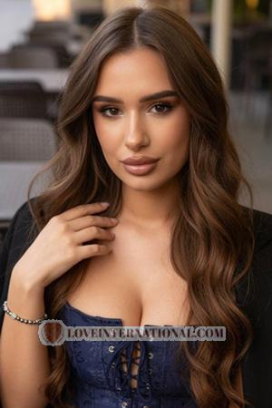 229147 - Mariia Alter: 20 - Ukraine