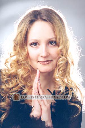 52176 - Anna Alter: 35 - Ukraine