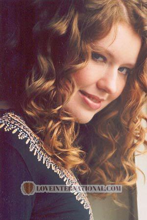 52751 - Diana Alter: 29 - Russland
