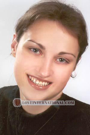 52906 - Julia Alter: 26 - Ukraine