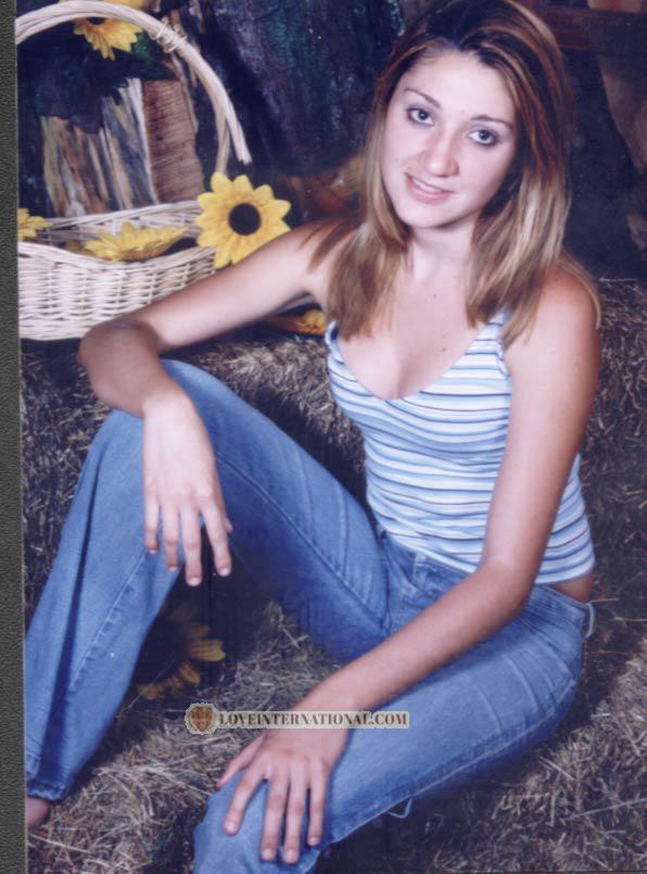 54542 - Daniela Alter: 22 - Costa Rica
